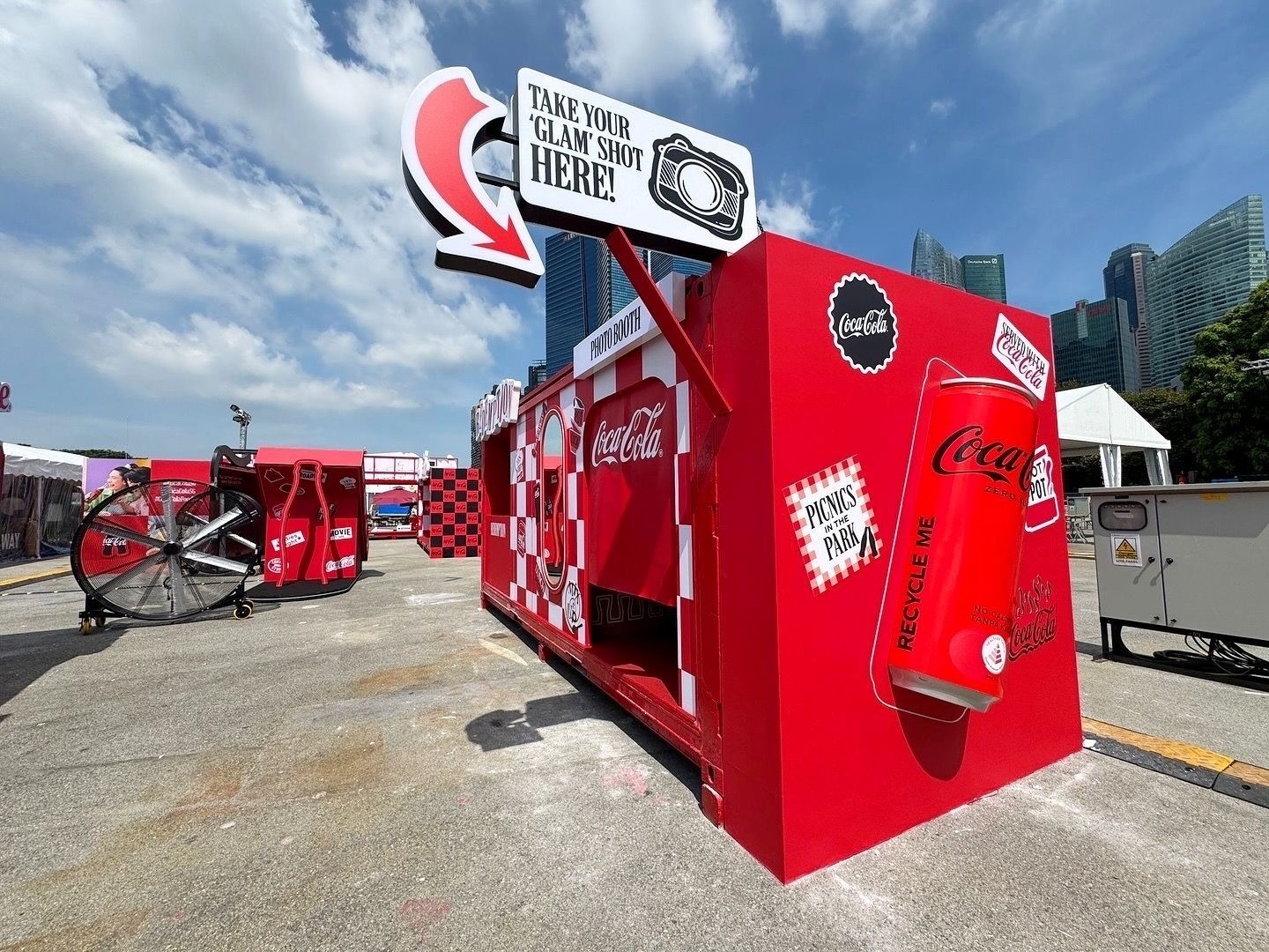 Photobooth Singapore: The Ultimate 2026 Guide to Rentals, Themes & Packages